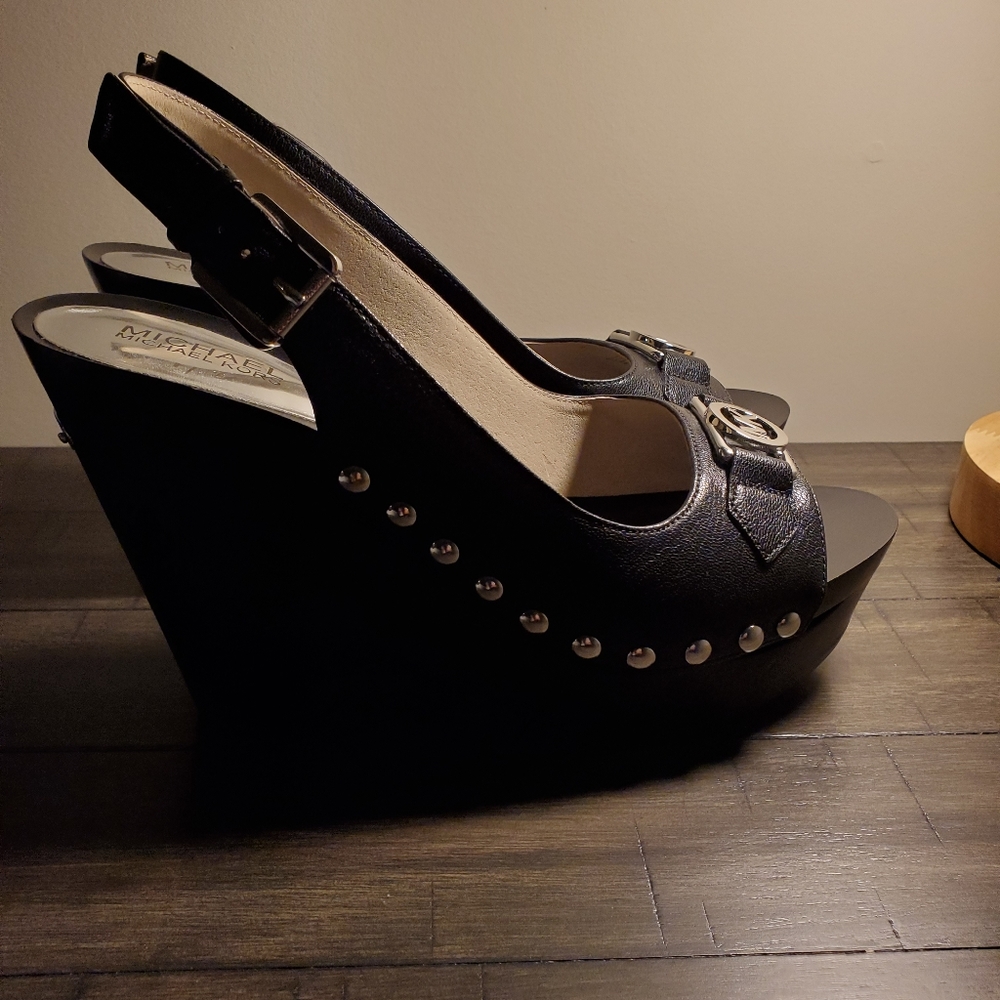 Michael Kors Leather Platform shoe